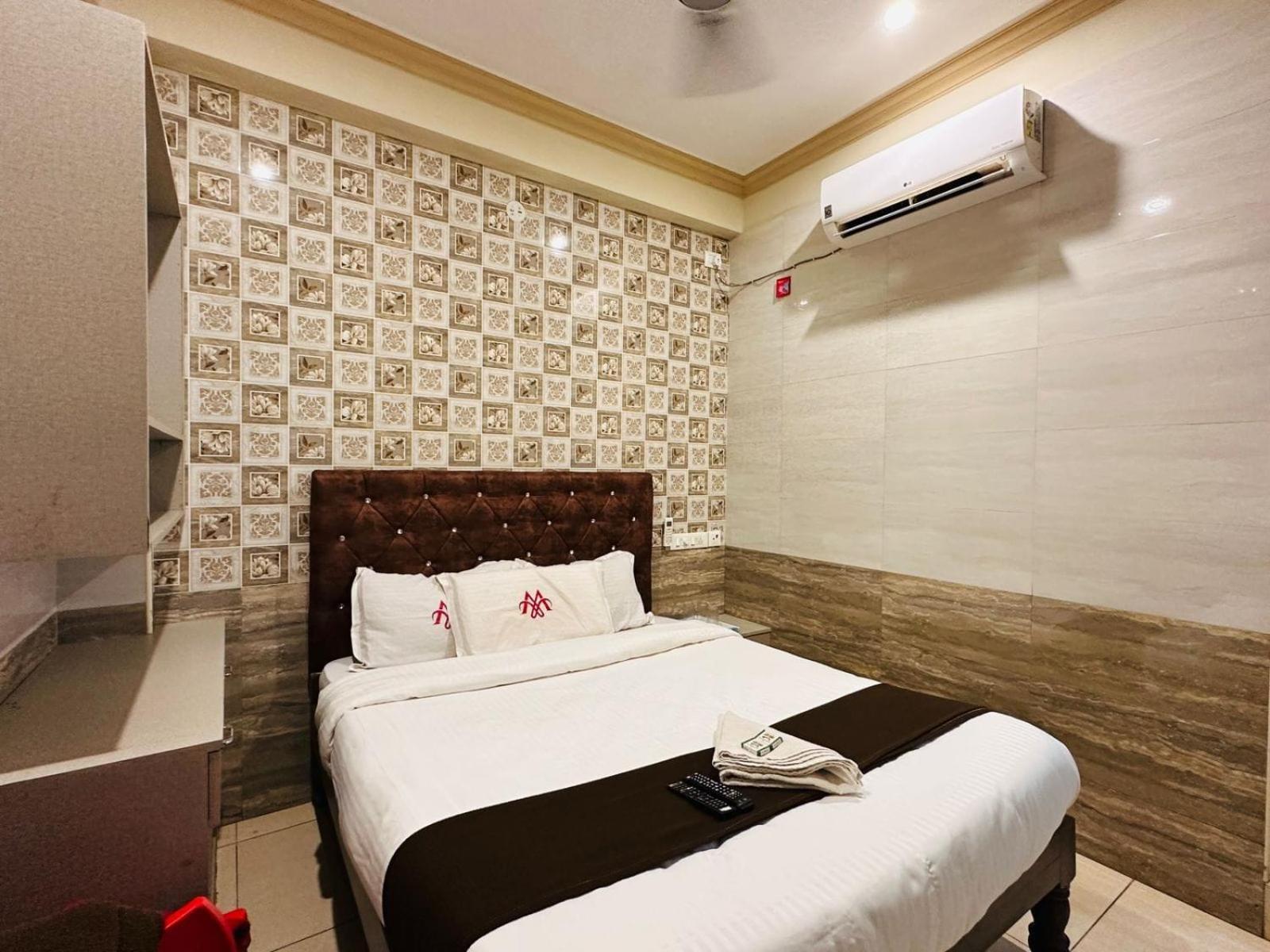 Marina Palace Chennai Eksteriør billede
